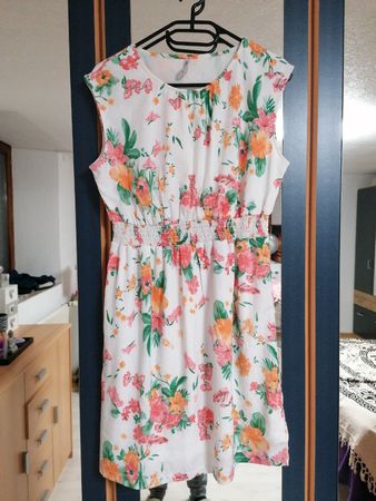 Robe d'été fleurie taille M, idéale mi-saison 🌻🌸🌼