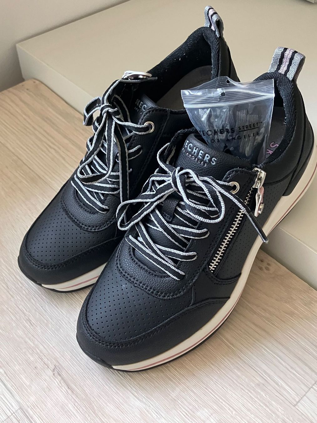 Skechers Scarpe da donna: Schuh – Nuovo (secondo la descrizione) da Eschlikon TG venduto da Atiz0