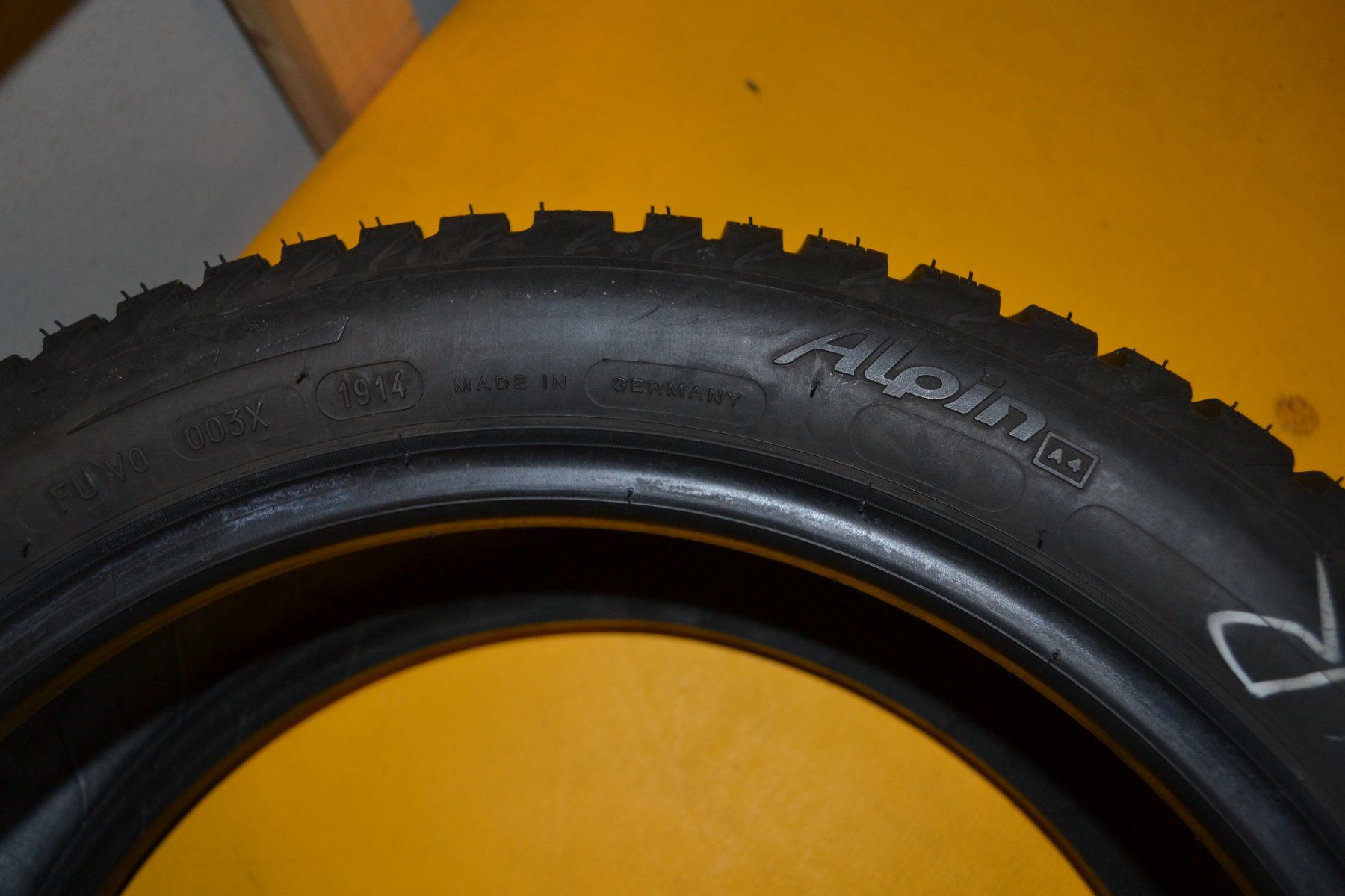 Michelin Pneus & Kompletträder: 1 Winterreifen 195/45 R16 – Gebraucht aus Ebnat-Kappel von Selun34 4