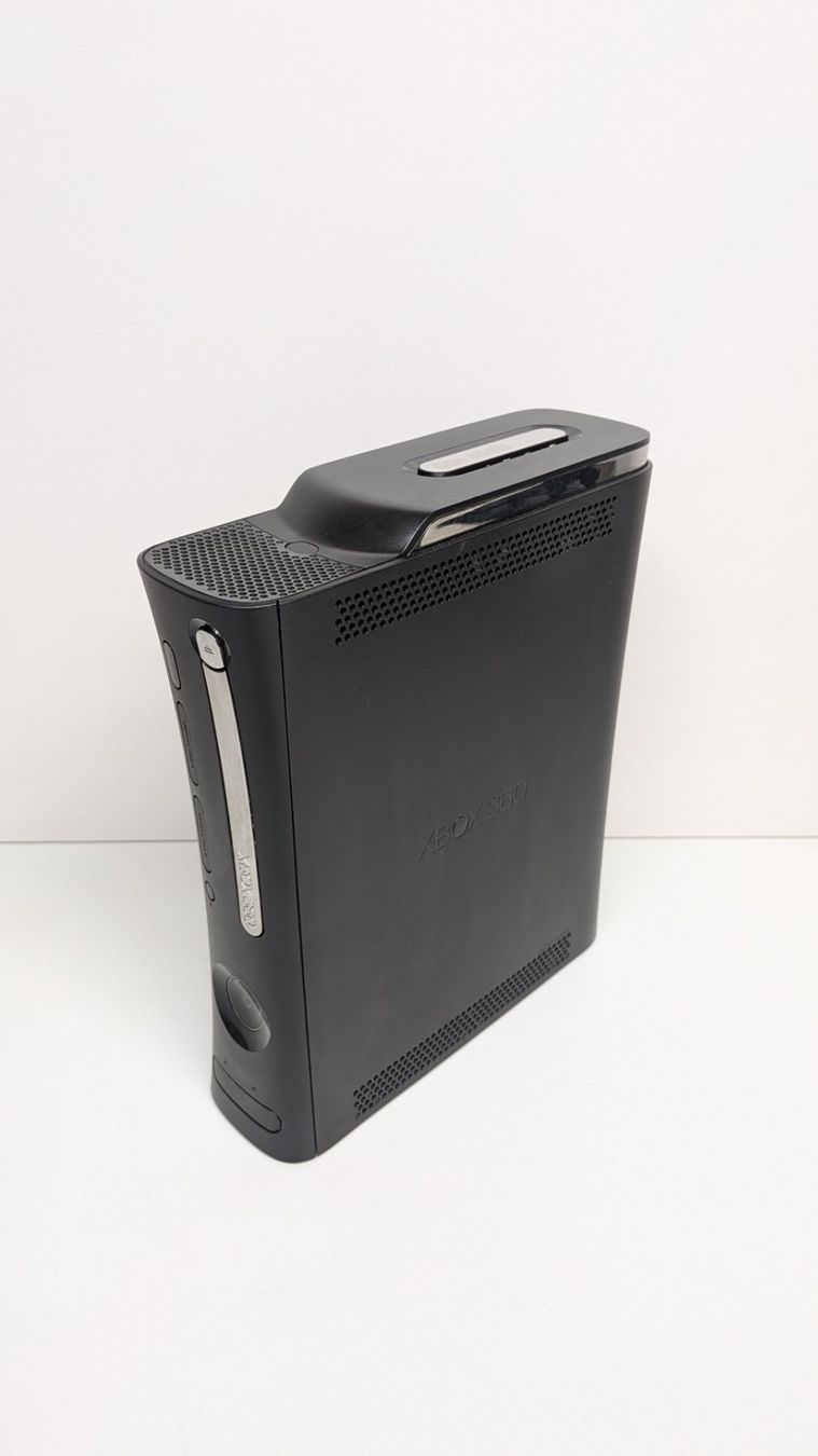 Microsoft Consoles: Microsoft Xbox 360 Elite mit 2 Controller – D'occasion à Menziken par mame18 3