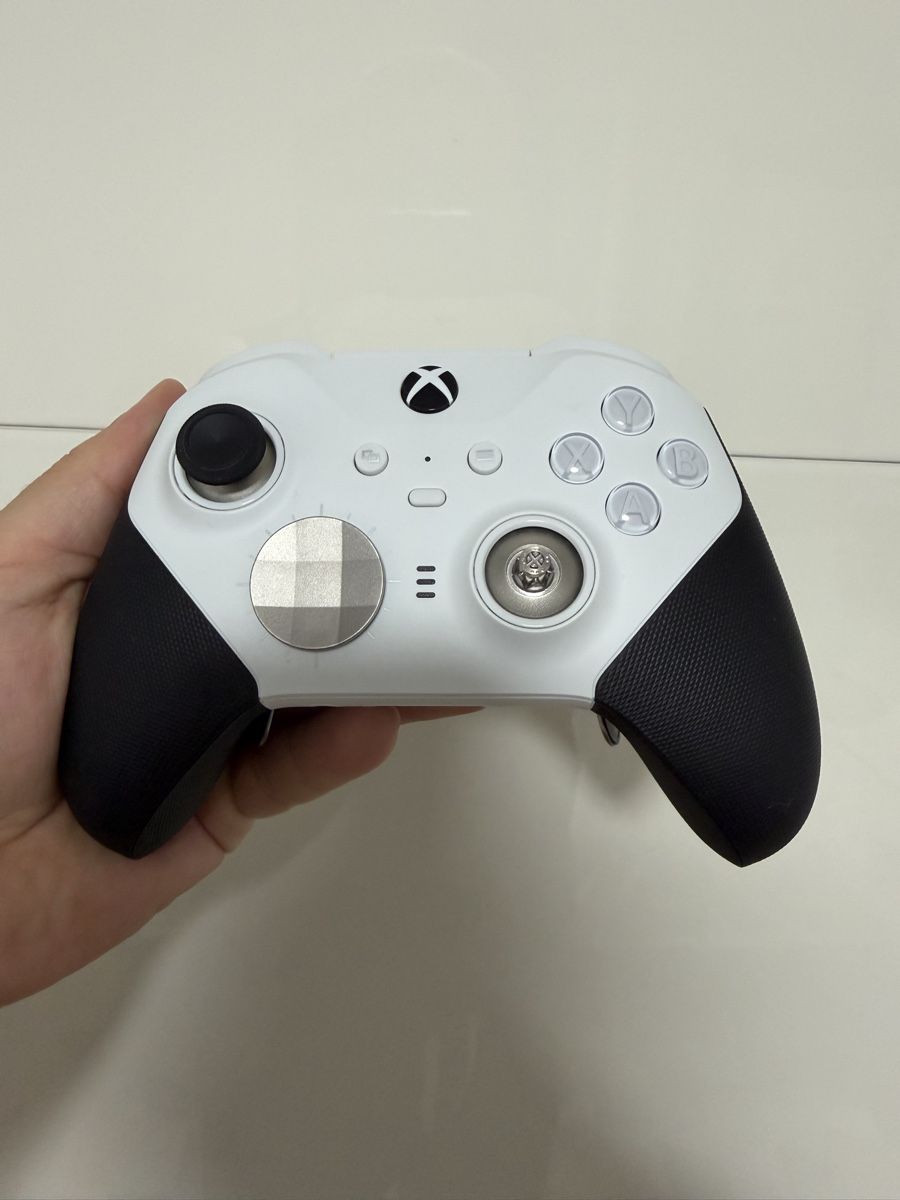 Controller: Xbox Elite Series 2 Controller weiss Modell 1797 gebraucht – Usato da Niederbipp venduto da yar_tf6f