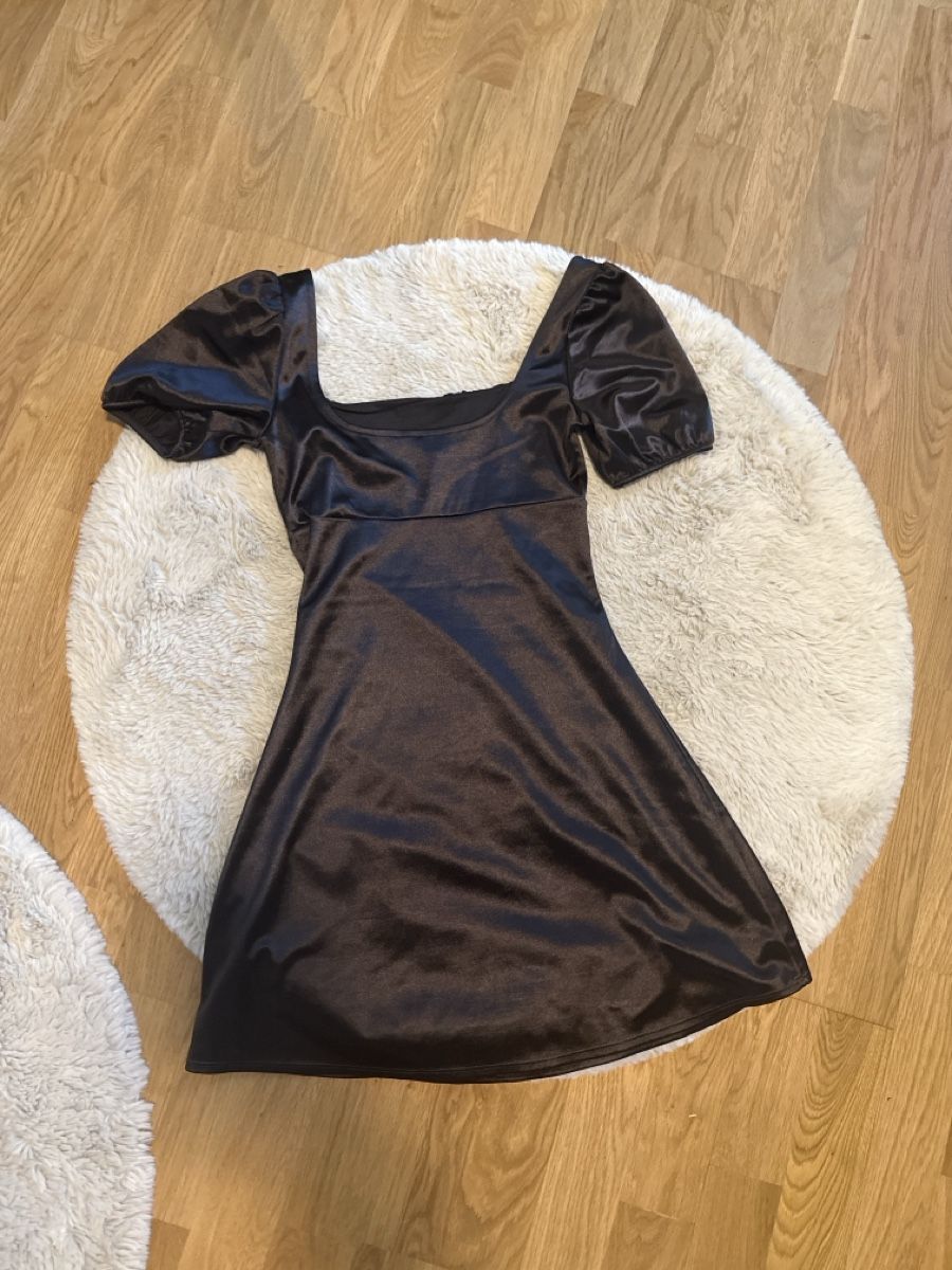 H&M Vestiti: Süsses Milkmaid Dress Braun – Usato da Sevelen venduto da Shelly 1