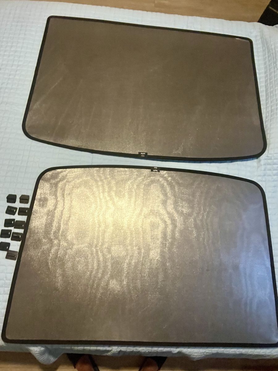 Tesla Accessori per altri veicoli: Tesla Y Sunroof Shades – Nuovo (secondo la descrizione) da Elgg venduto da Swiit