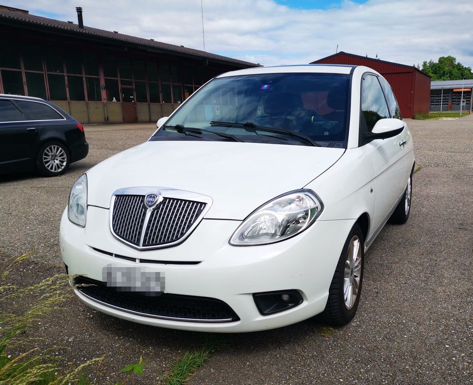 Lancia Ypsilon 1.4 Automat frisch ab MFK 8.2.24!!!