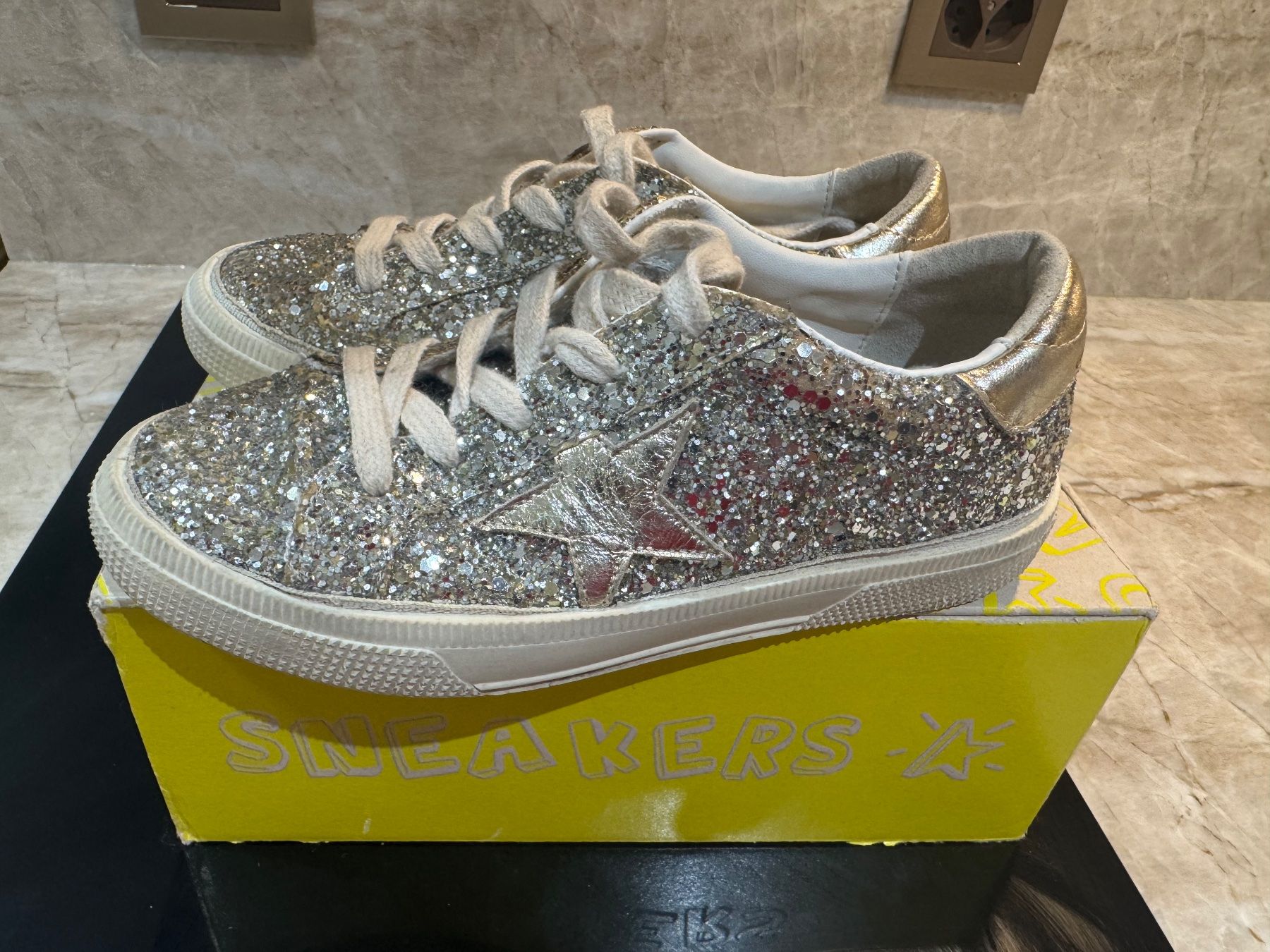 Golden Goose Scarpe per ragazze: Basket Golden Goose T32 – Usato da Conches venduto da chn_hgl6 7