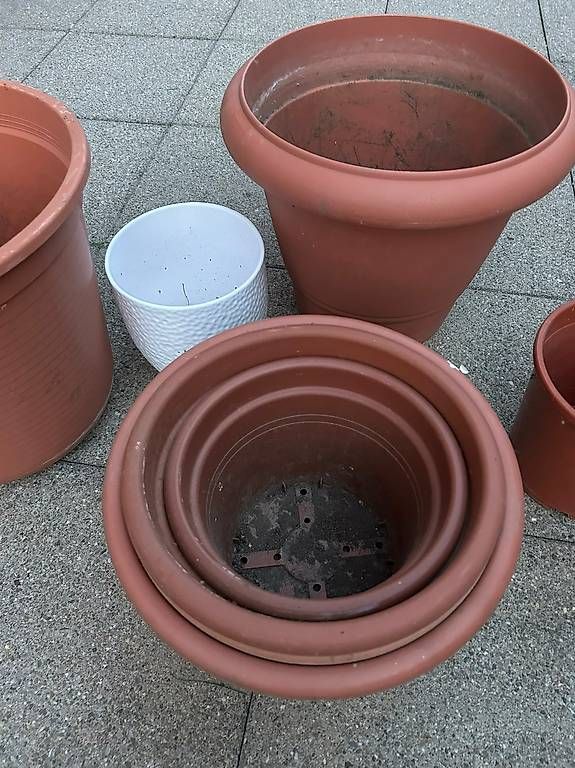Vasi per fiori: Gartentöpfe/Tontöpfe/Balkon-/Terassentöpfe – Usato da Dietikon venduto da AdiMustafi 2