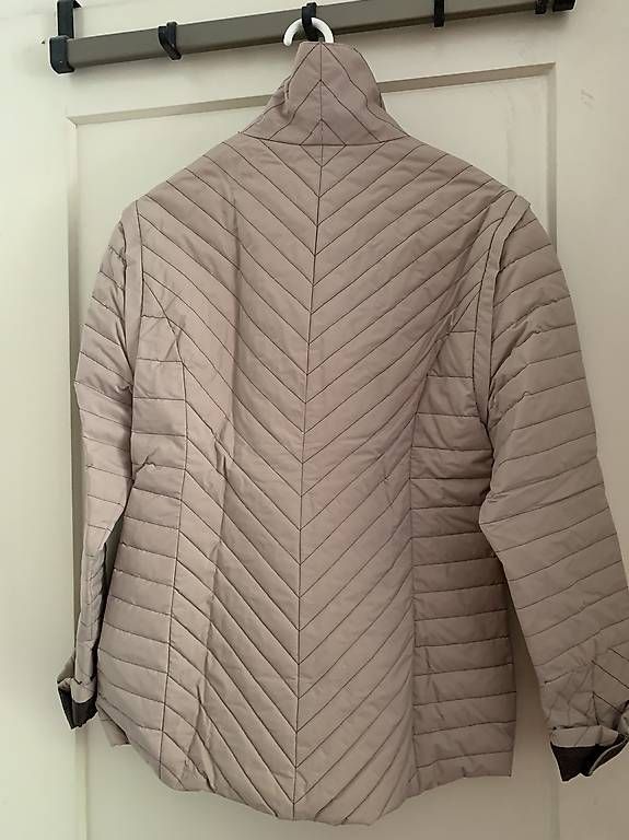 Giacche: Beige Steppjacke  – Usato da Zürich venduto da lil_xr6x 1