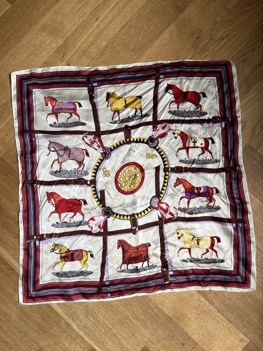 Foulard & Sciarpe: Foulard mit Pferdeprint – Usato da Zürich venduto da johash