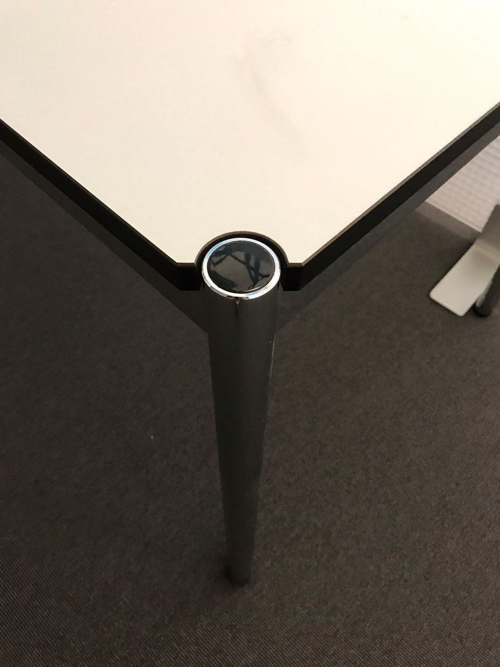 Scrivanie: USM Haller Tisch 150x75cm – Usato da heiligenschwendi venduto da bonitasunny