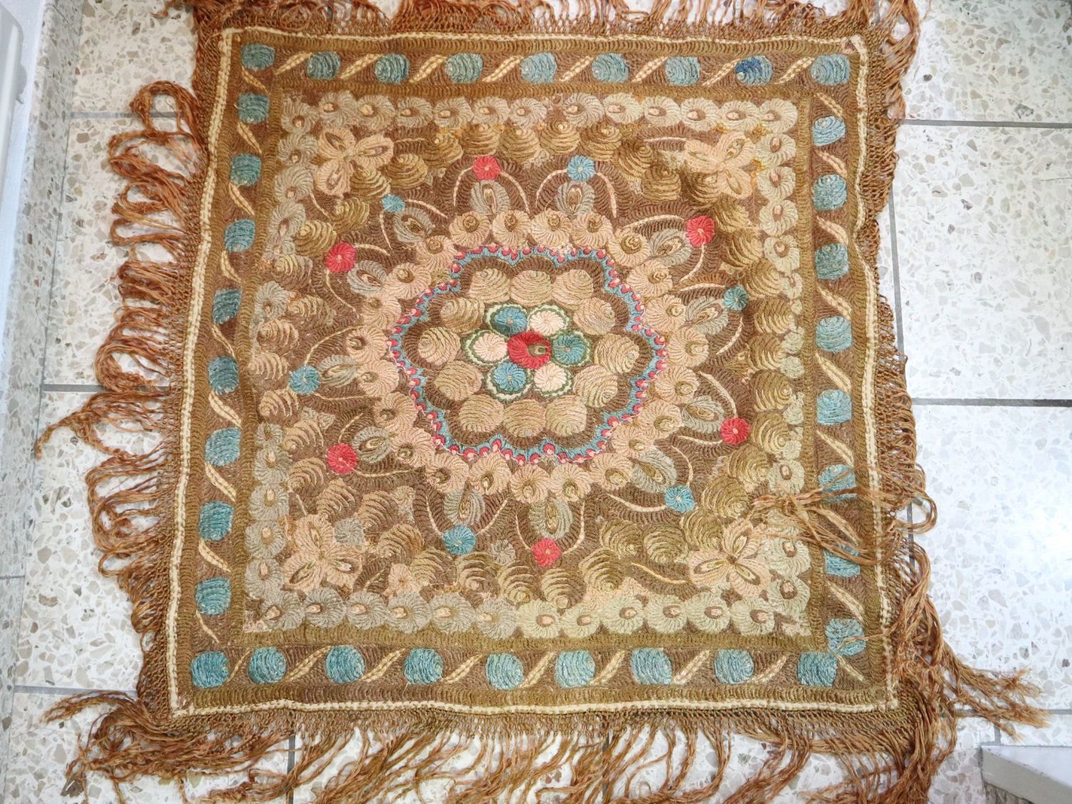 Sonstige Tischwäsche: Vintage Tischdecke mit Fransen – Gebraucht aus Eschenbach SG von Astalavista 1