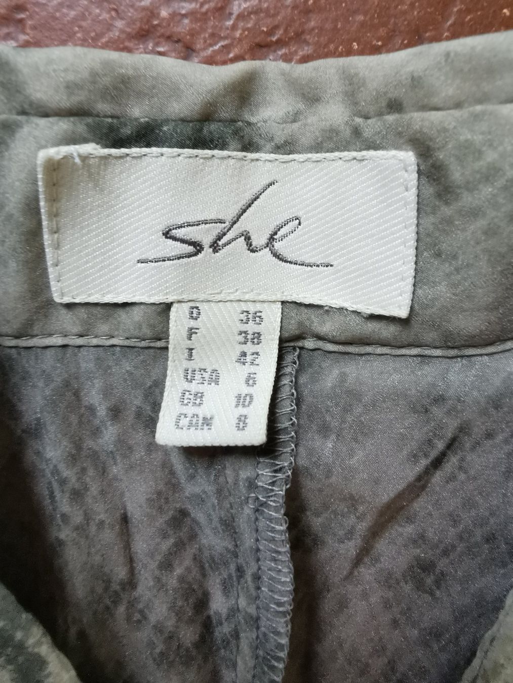 Blusen: SHE; Bluse mit Schlangenmuster Gr. 36 – Gebraucht aus Boniswil von Totomat-Lady 2
