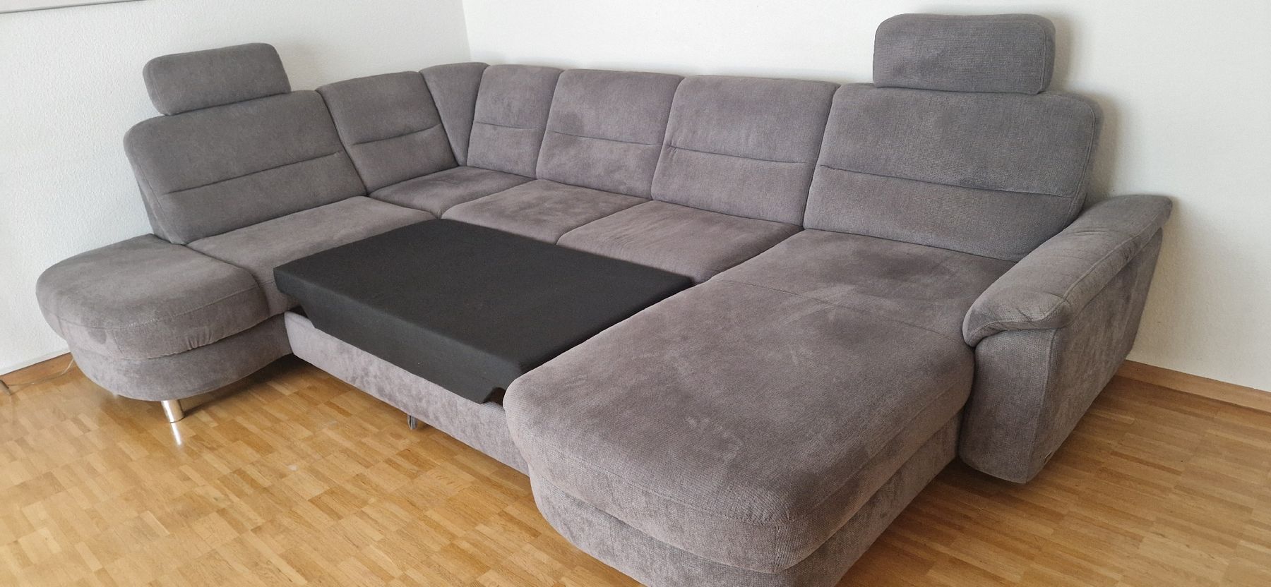 Divani: Ecksofa mit Bettfunktion und Stauraum dunkelgrau – Usato da Aesch BL venduto da Erora 1