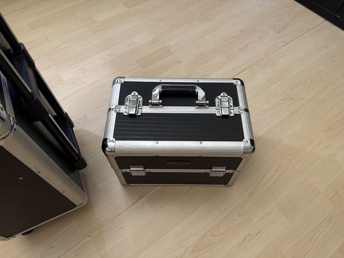Make-up: Professional Makeup Train  with 2 Case Organizer - Black – Nuovo (secondo la descrizione) da Neirivue venduto da naz_z28w 4