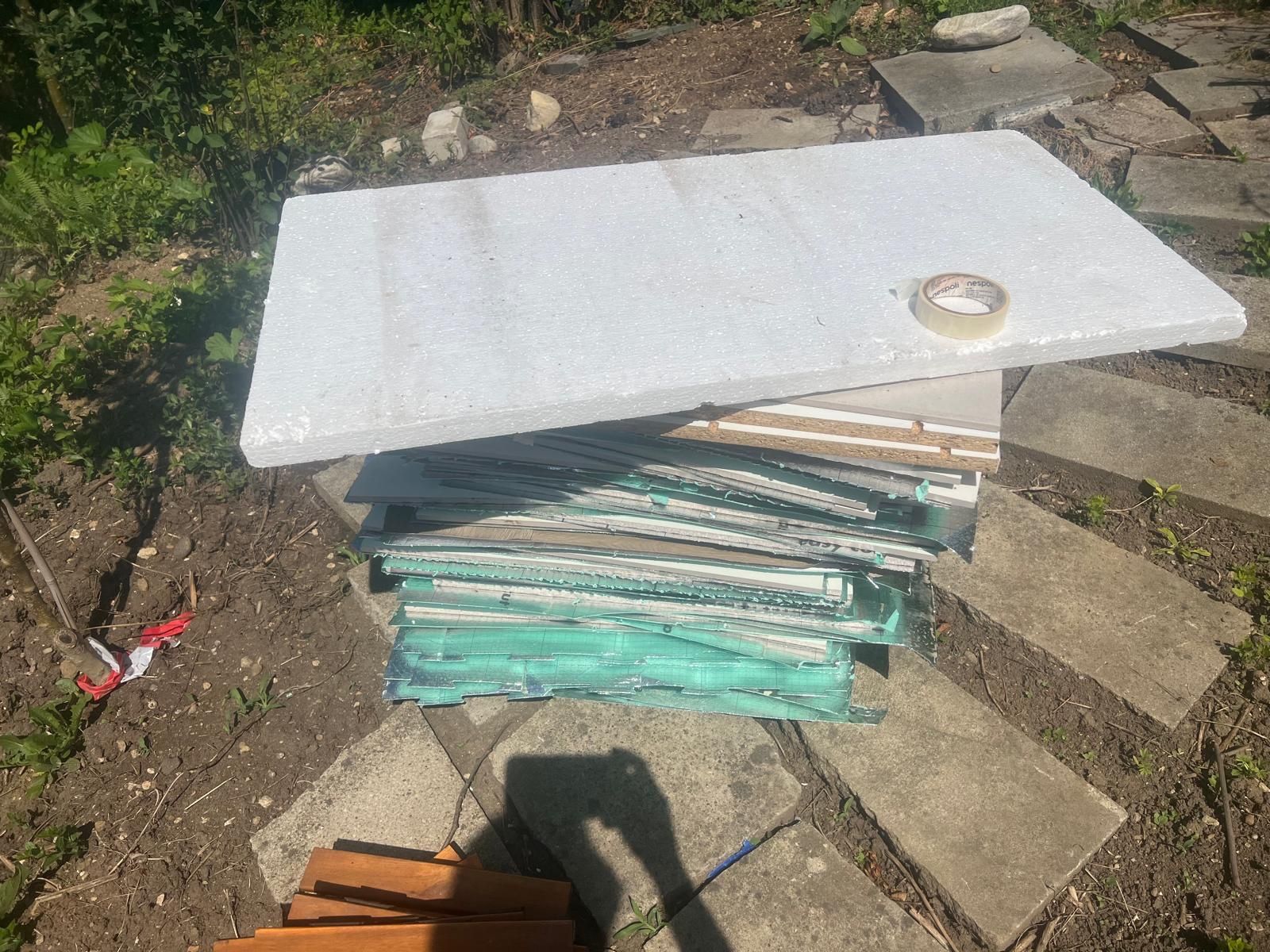 Piatti di portata: Gratis Baumaterial / Fliesen / Lavabo / Paletten / Platten – Usato da Füllinsdorf venduto da cabletime 6
