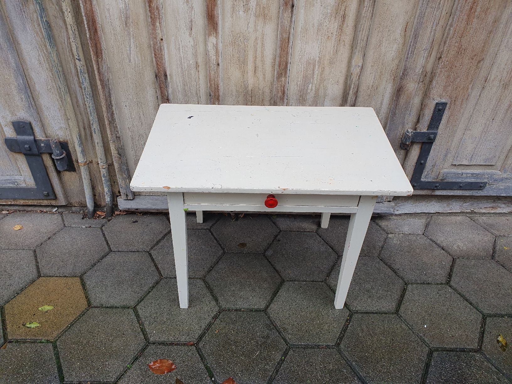 Tische: Tischli – Gebraucht aus Flawil von Pinkmalibu 9