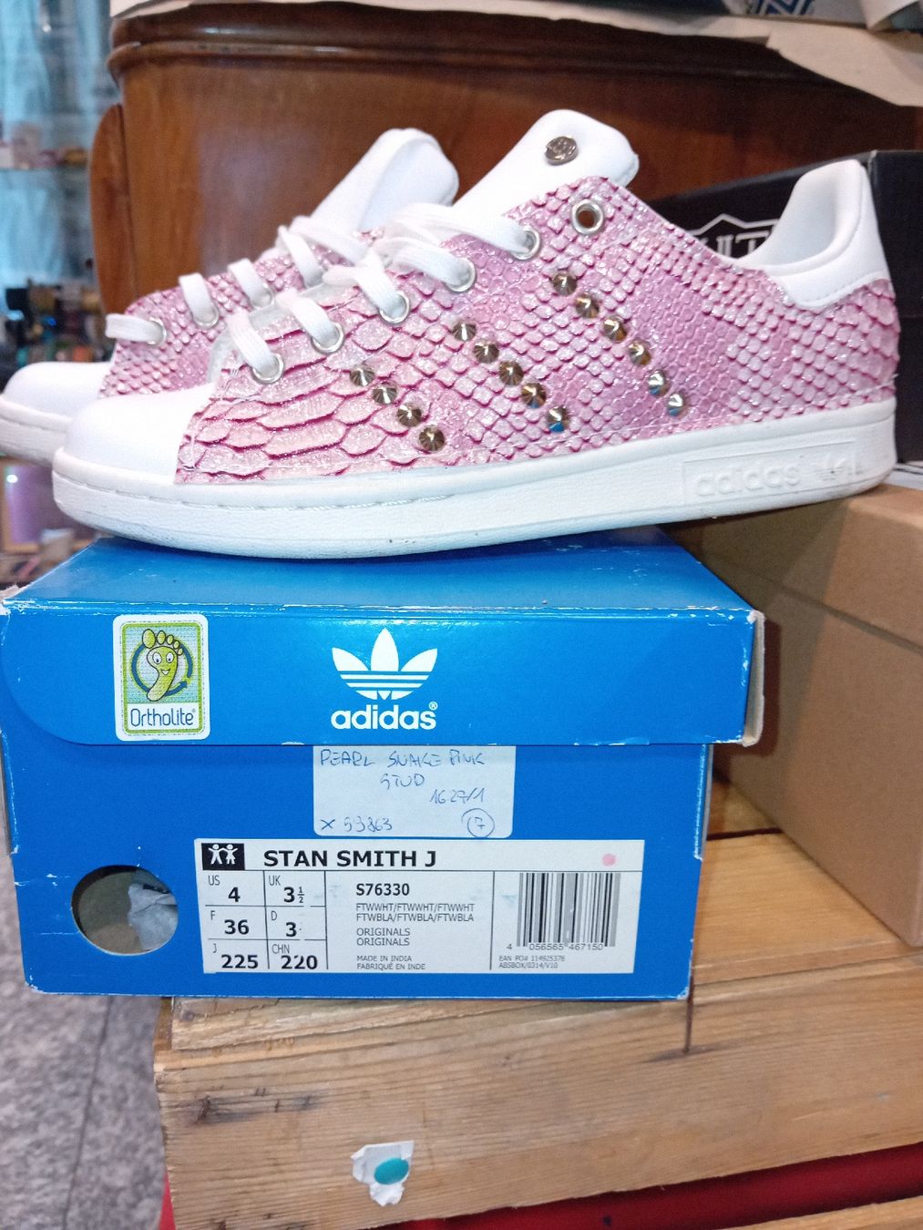 Adidas Scarpe da donna: Adidas Stan Smith Rosa Pitone e Borchie Taglia 36 – Usato da Biasca venduto da Old_6blh