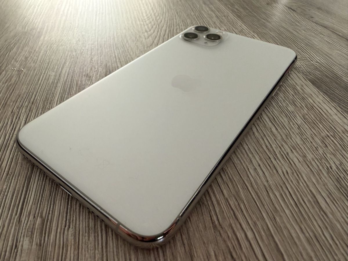 Apple Telefoni cellulari / Smartphones: iPhone 11 Pro Max Silber ab 1.— – Usato da Benglen venduto da bmwgt 2