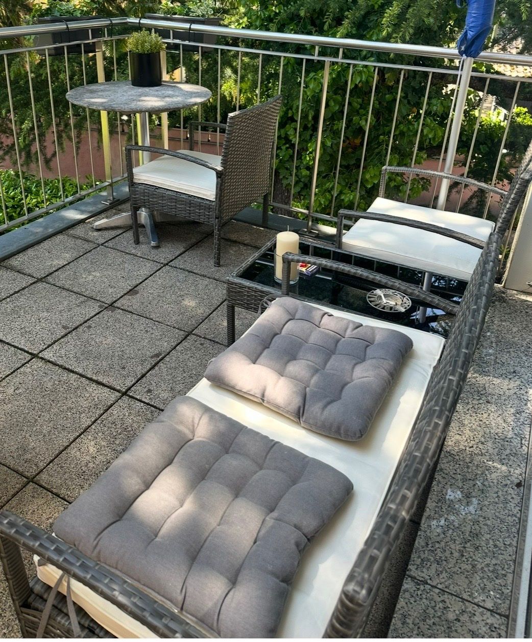 Set di tavolo e panche: Balkonmöbel / Gartenlounge 4teilig – Usato da Montagnola venduto da Vol24 5