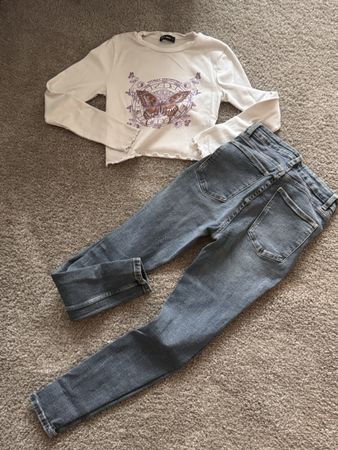 Ensemble T-shirt papillon et jeans fille, taille 10 ans