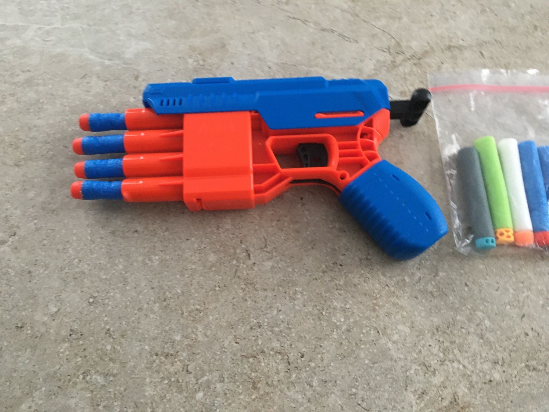 Nerf Spielzeuge: Nerf Alpha Strike 4 mit Ersatzpatronen – Gebraucht aus Gächlingen von Tara_devi 1