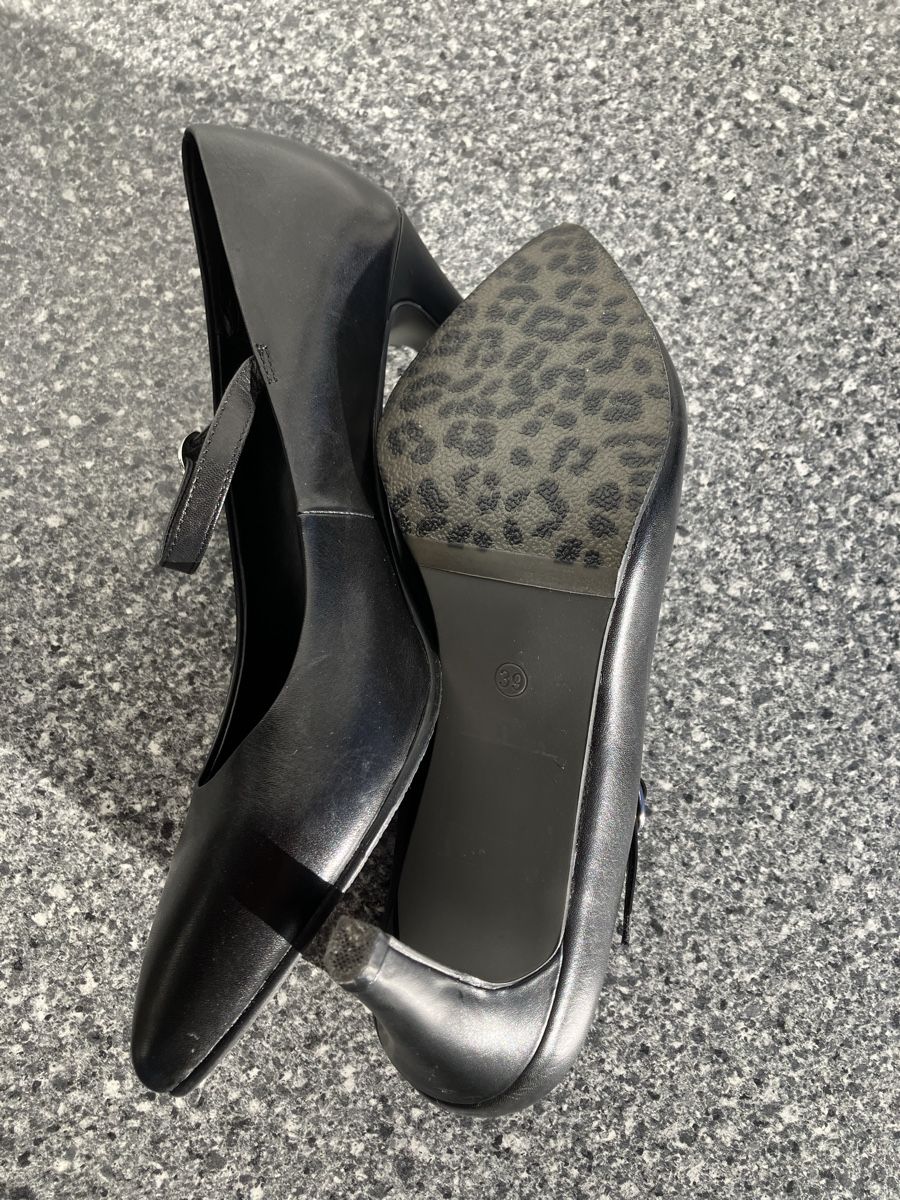 Chaussures femmes: Escarpin cuir – D'occasion à Arconciel par chance22 2