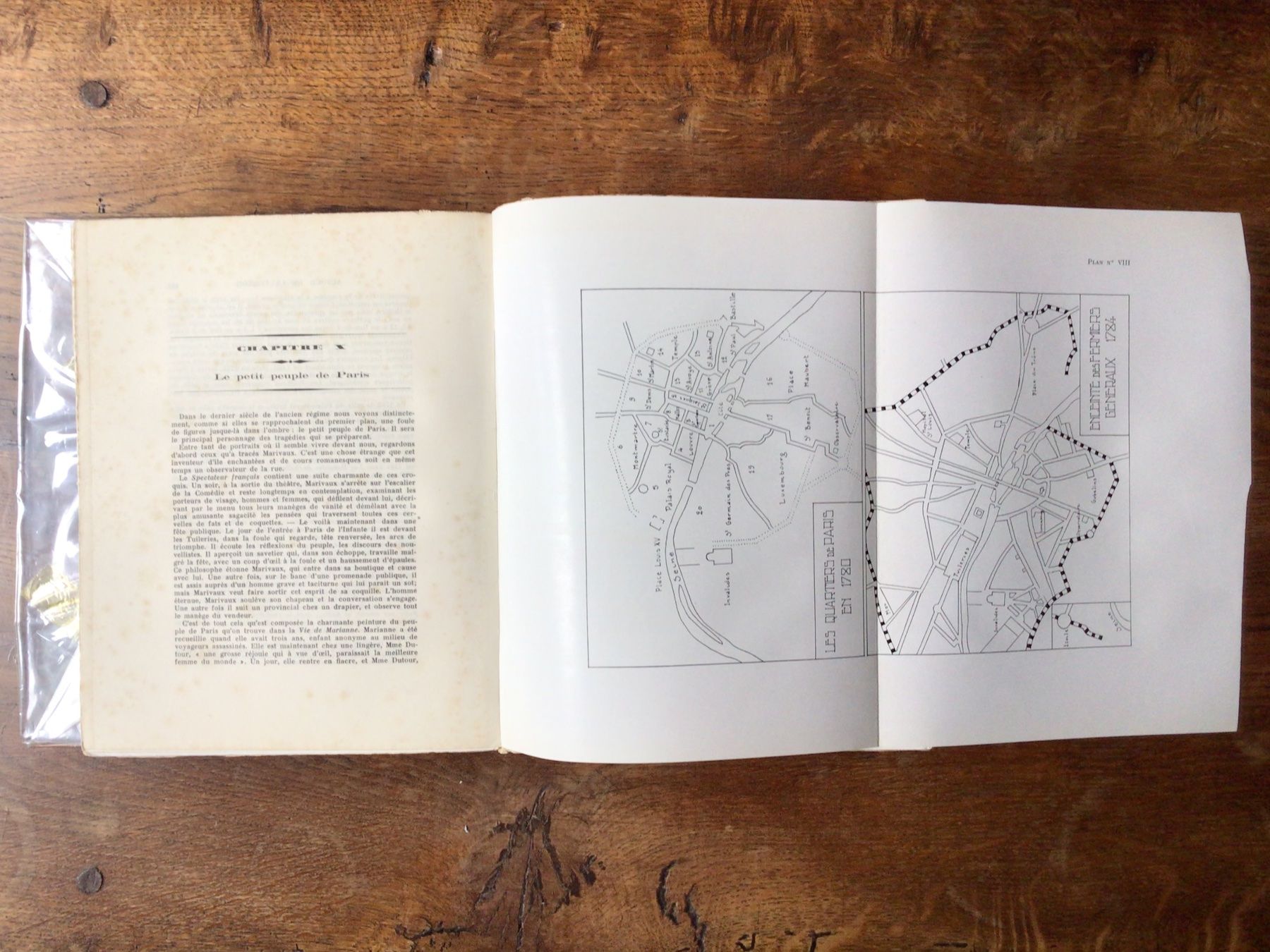 Livres: Paris – D'occasion à Némiaz (Chamoson) par Patoshi 3