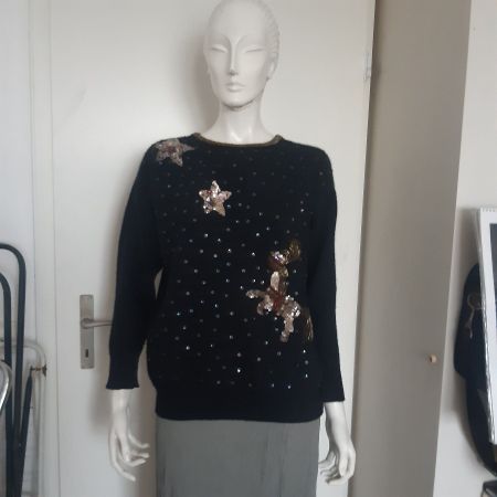 Winterlicher Vintage Pullover mit Pailletten und Stickerei ✨