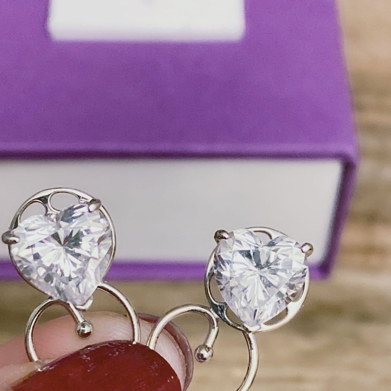 Orecchini pendenti & Orecchini a lobo: Naktina Heart Cut Stud Silver Earrings – Nuovo e nell'imballaggio originale da Luzern venduto da Sommer_26 3
