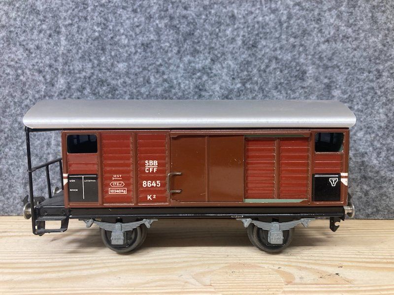 Buco Modellini di ferrovie: Buco Spur 0 Gedeckter Güterwagen 8645 SBB – Usato da Büsserach venduto da ModellbahnDepot