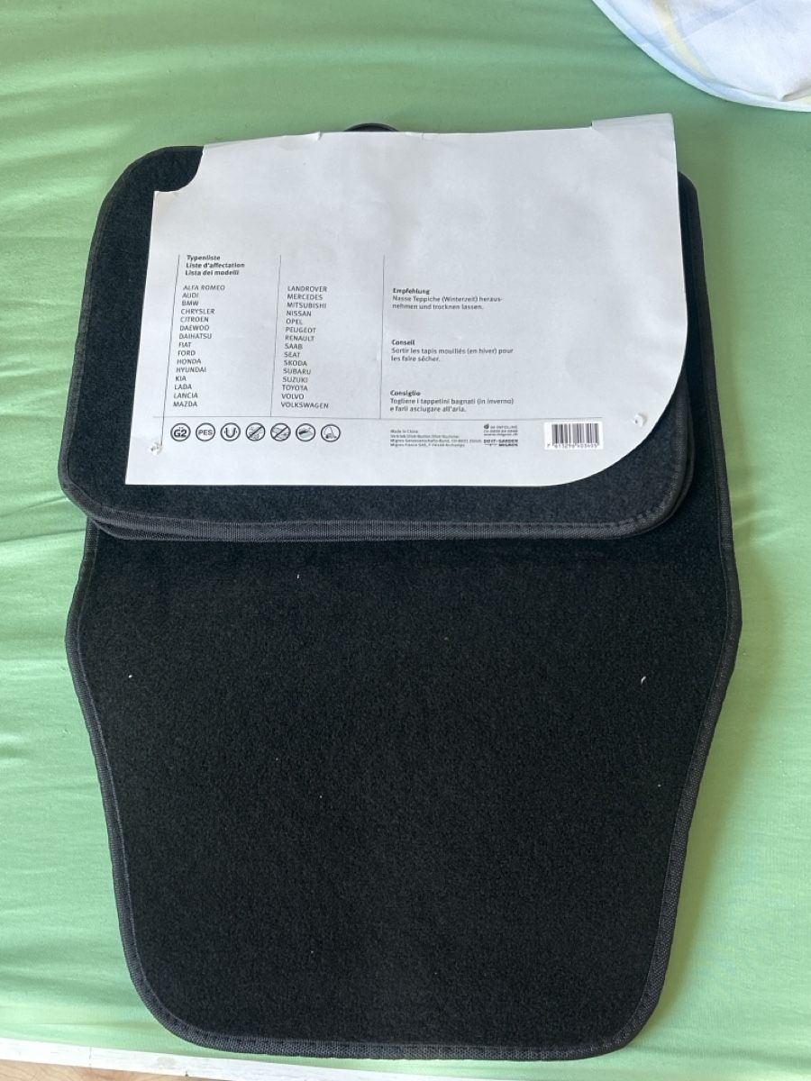 Tappeti & Tappetini: MioCar Auto-Teppichmatten-Set MAGIC 4-teilig L64B44(I21) – Nuovo (secondo la descrizione) da Neuenhof venduto da bro_9zsg 2