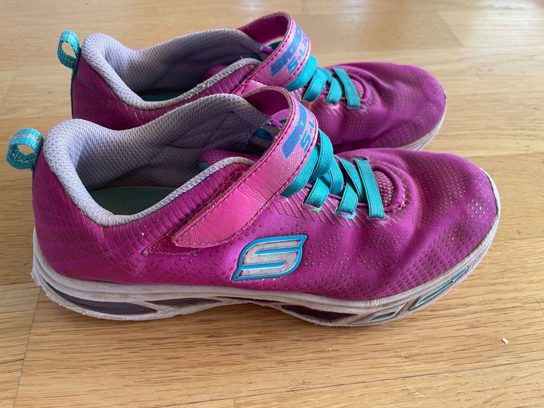 Skechers Schuhe für Mädchen: Skechers sneakers Gr.34 – Gebraucht aus Baden von eklym 1