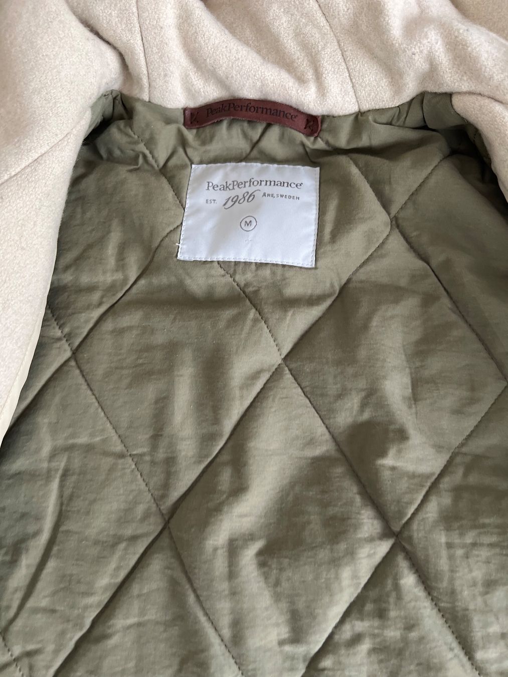 Peak Performance Mäntel: Peak Performance-Winter Wollmantel Beige Gr. M – Gebraucht aus Ebmatingen von Mistelu 6
