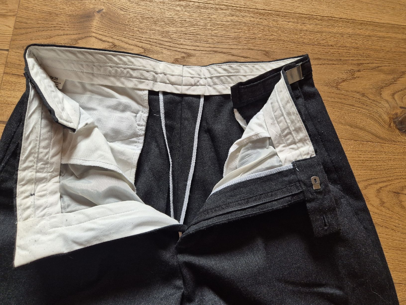 Pantaloni: Anzugshose (Gr. 25) – Usato da Gams venduto da tischi97 3