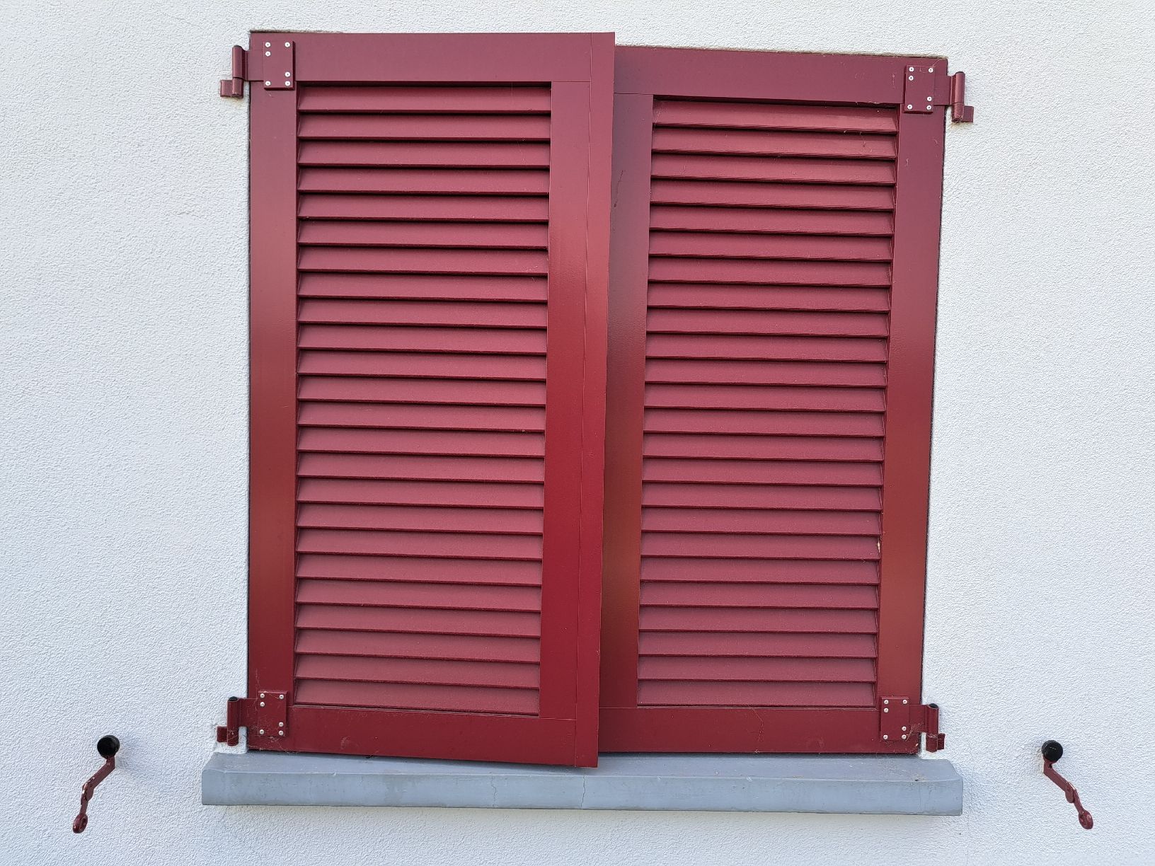 Fensterläden: Fensterladen Rot Aluminium – Gebraucht aus Sins von mch_z7dl