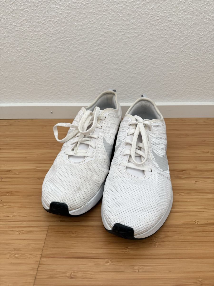 Scarpe da uomo: Nike Sneakers Grösse 42 – Nuovo (secondo la descrizione) da Basel venduto da Madame_C 1