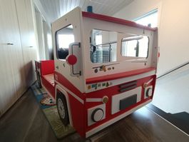 Lit de pompier pour enfant en bois, très bon état!