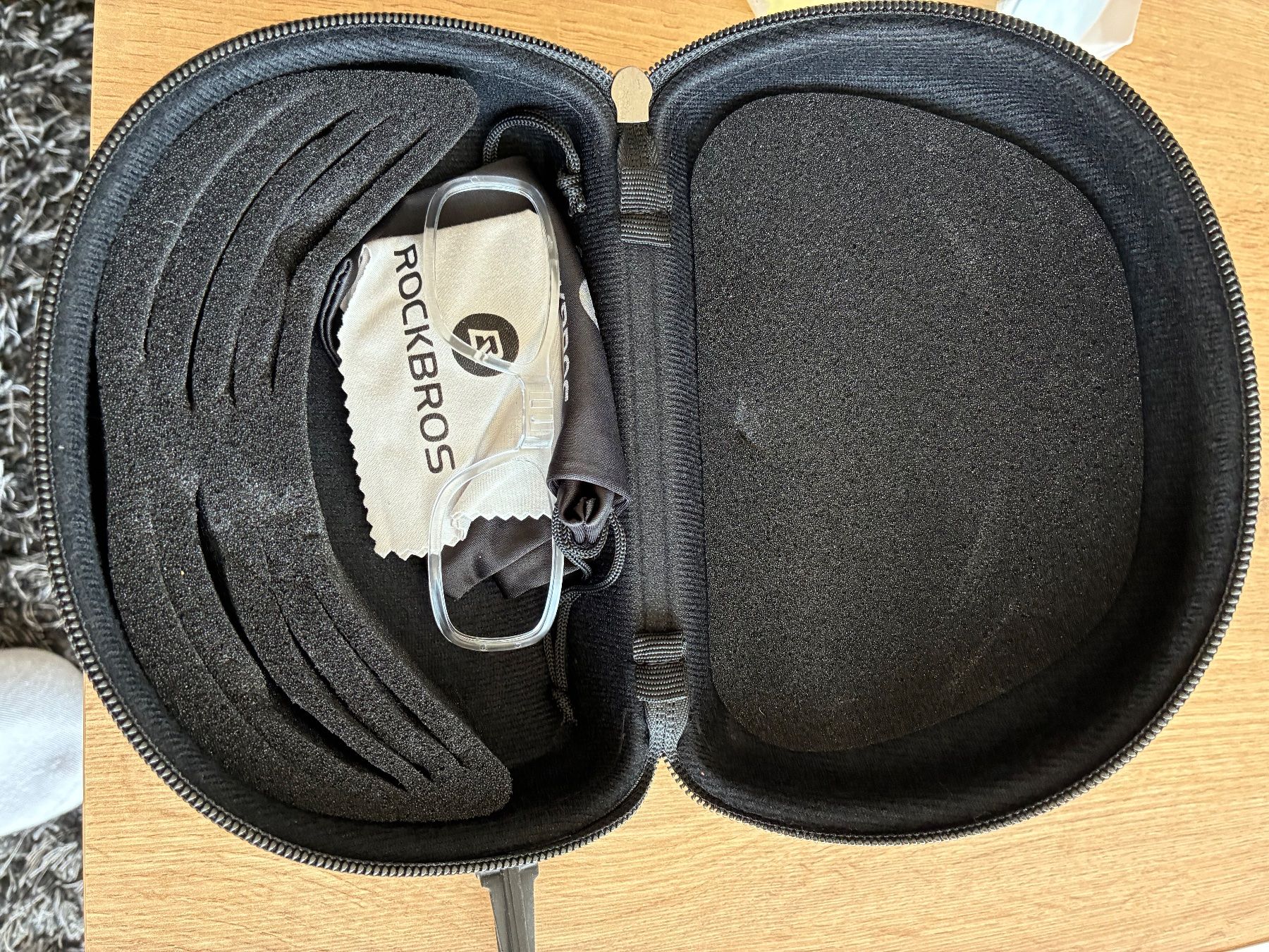 Occhiali & Lenti: ROCKBROS Sportbrille mit 5 Linsen – Nuovo e nell'imballaggio originale da Romanshorn venduto da FTT17 2