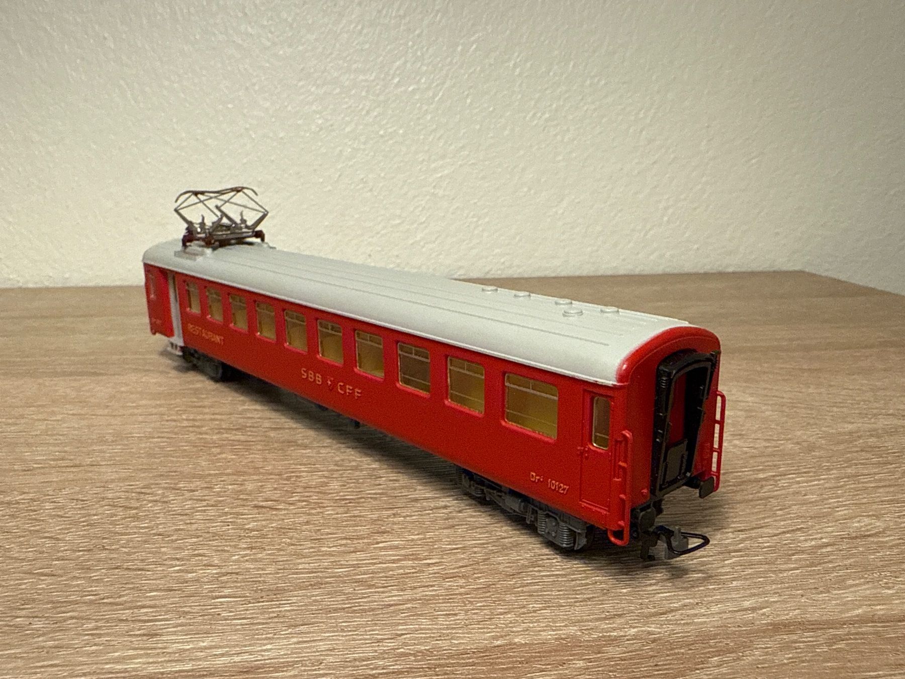Kleinbahn Modellini di ferrovie: Kleinbahn Speisewagen SBB H0 (1) – Usato da St-Aubin-Sauges venduto da tantome 3