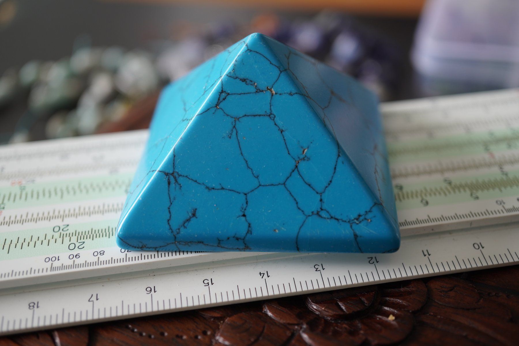 Minerali & Pietre curative: Howliht Blau Pyramide  3 ..2.. 1..  Deins  ab 1.- – Nuovo e nell'imballaggio originale da Eschenbach SG venduto da topstone