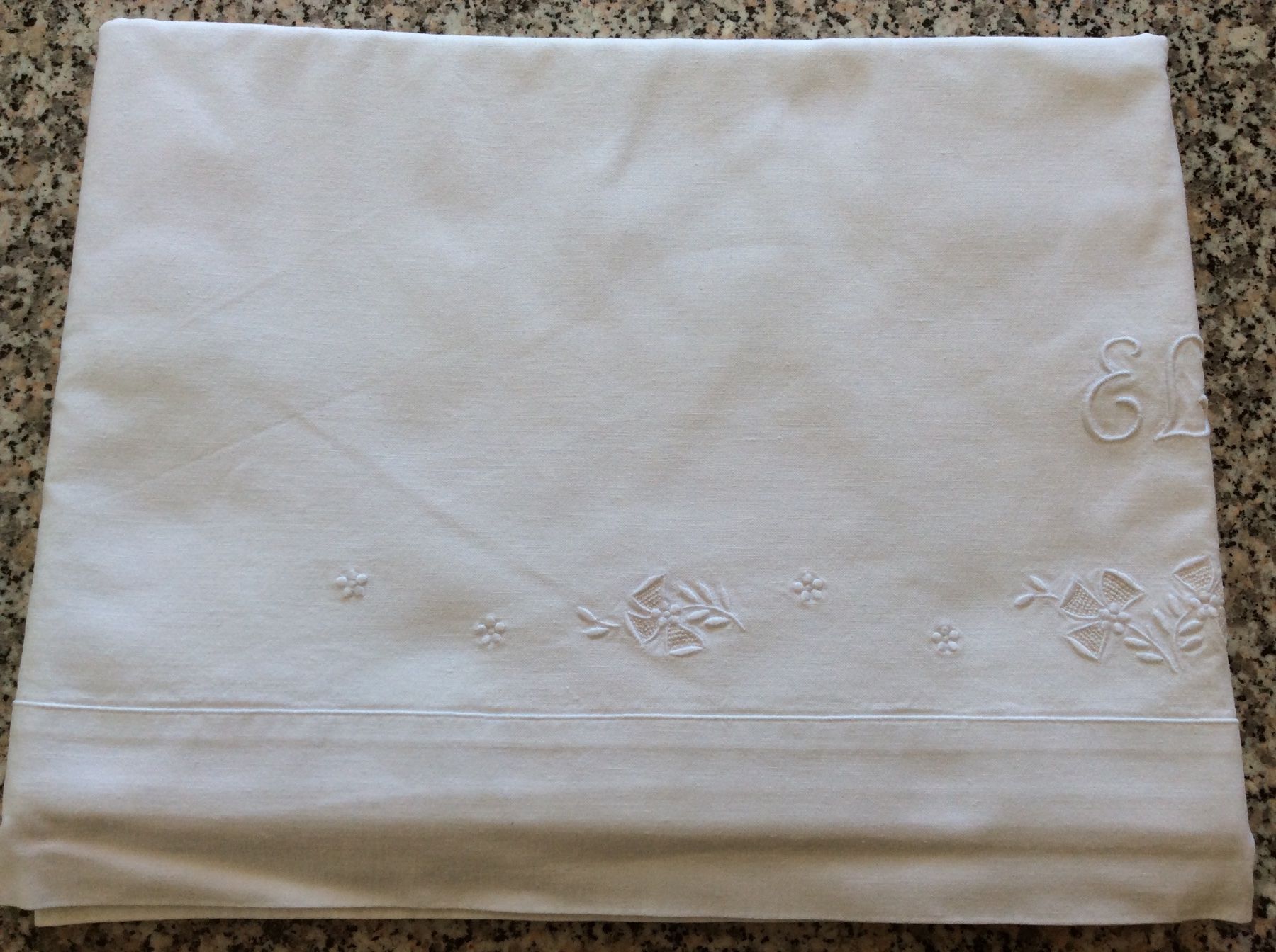 Biancheria da letto: Altes Leintuch aus feinem Leinen. Mit Monogramm: E. L. – Nuovo (secondo la descrizione) da Birwinken venduto da waldmanndli 1