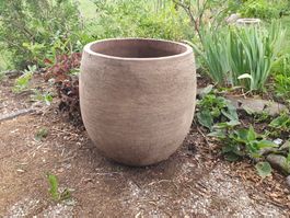 Grosses Pflanzgefäss aus Terracotta