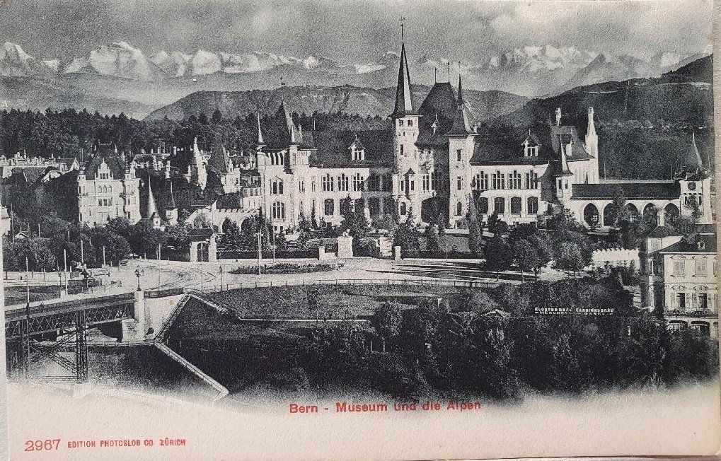 Cartoline postali: BERN  -  Museum und die Alpen – Usato da Delémont venduto da Domdom1