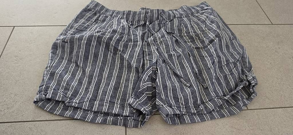 Pantaloni: Kurze Leinenhose Gr. 44 – Usato da Obfelden venduto da iNe29