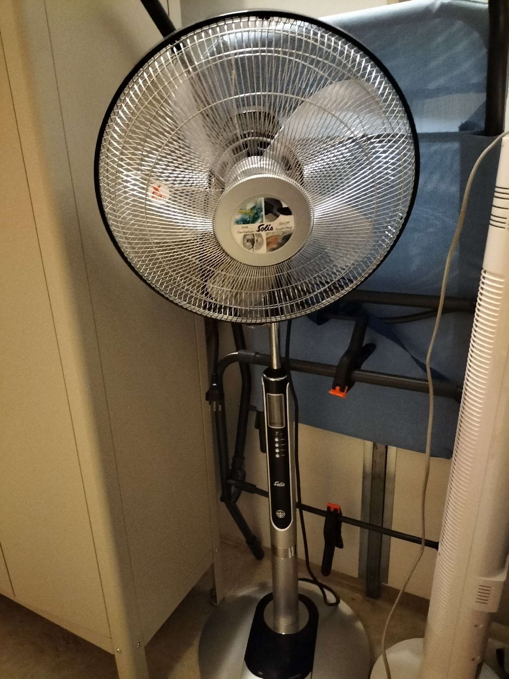 Ventilatori: Standventilator Solis silberfarben gebraucht – Usato da Büren an der Aare venduto da kirli