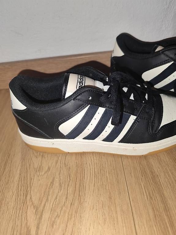 Scarpe da uomo: Adidas Schuhe 39 ? – Usato da Flamatt venduto da MelodieMay 1