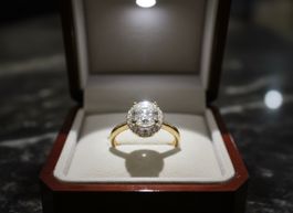 Bague Élégante en Plaqué Or – Cristal Oval et zircons