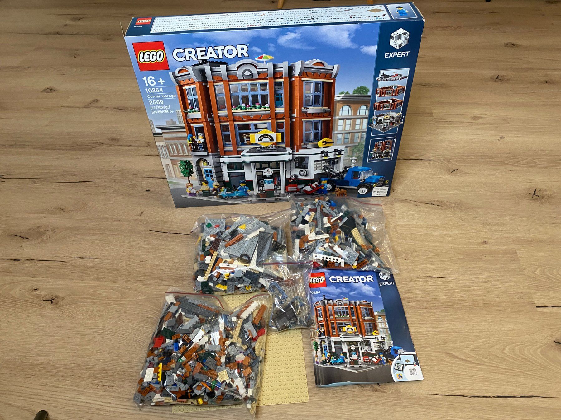 Lego Kit di costruzioni: LEGO Creator Expert 10264 Corner Garage – Usato da Biglen venduto da Kermit83 3