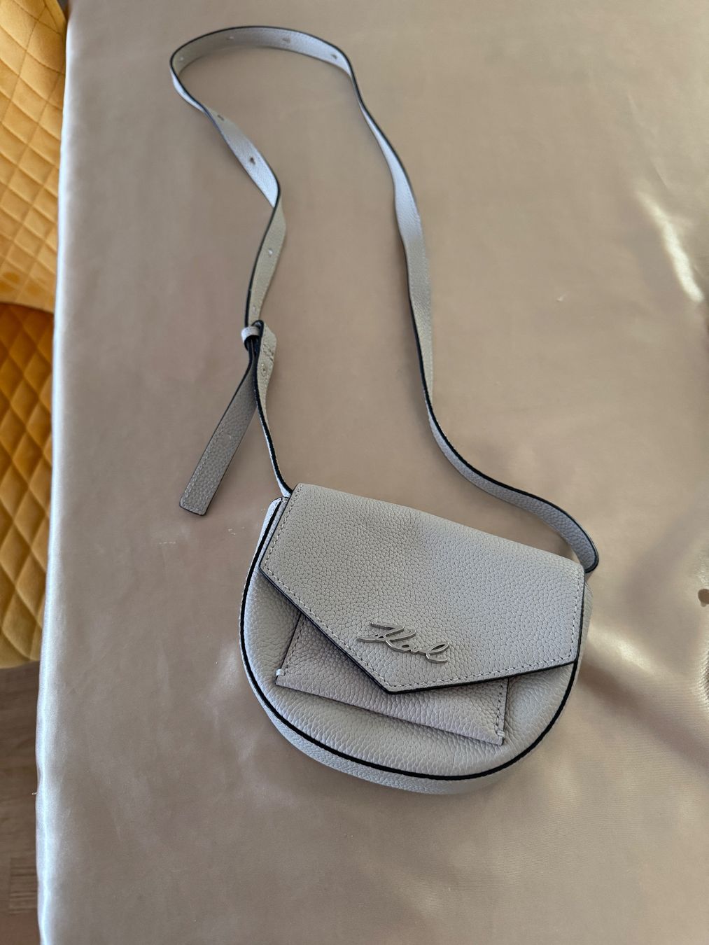 Karl Lagerfeld Taschen für Damen: Karl Lagerfeld – Gebraucht aus St. Gallen von ami_pr29