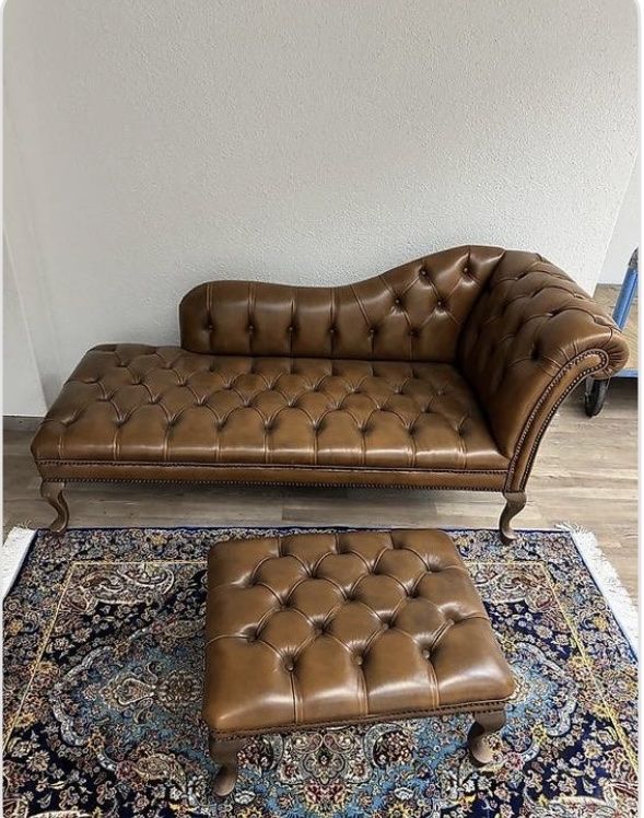 Sedie a sdraio: Liege Chesterfield mit Pouf – Nuovo (secondo la descrizione) da Zug venduto da sol_2cgs