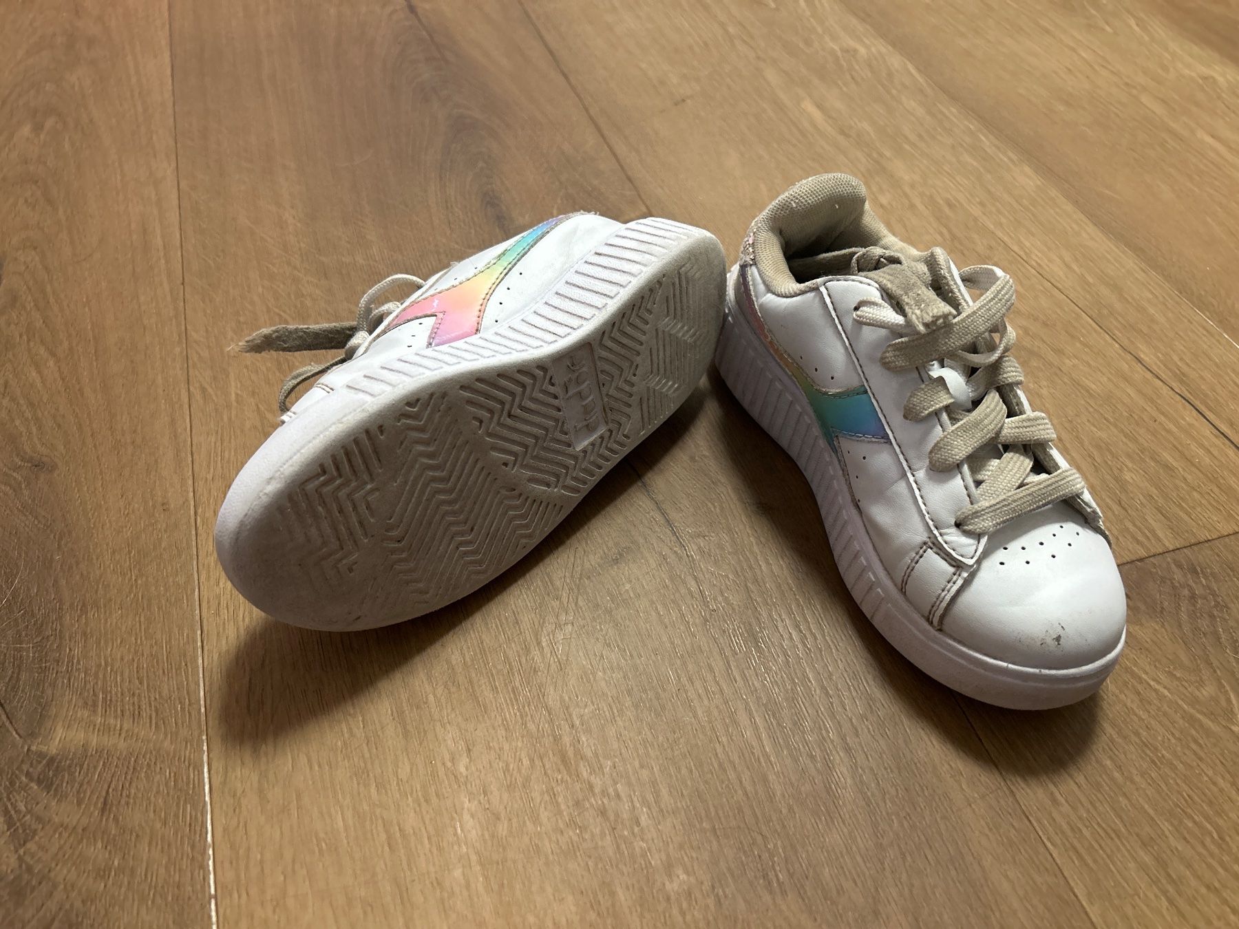 Scarpe per ragazze: Sneakers Turnschuhe Mädchen Gr 31 – Usato da Regensdorf venduto da Spyke55 4